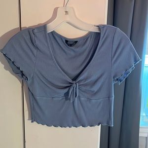 Blue cropped tee size medium